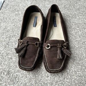 Tommy Hilfiger Womens sz 8.5 Suede Moc Penny Loafer Boat Shoe slipper Brown